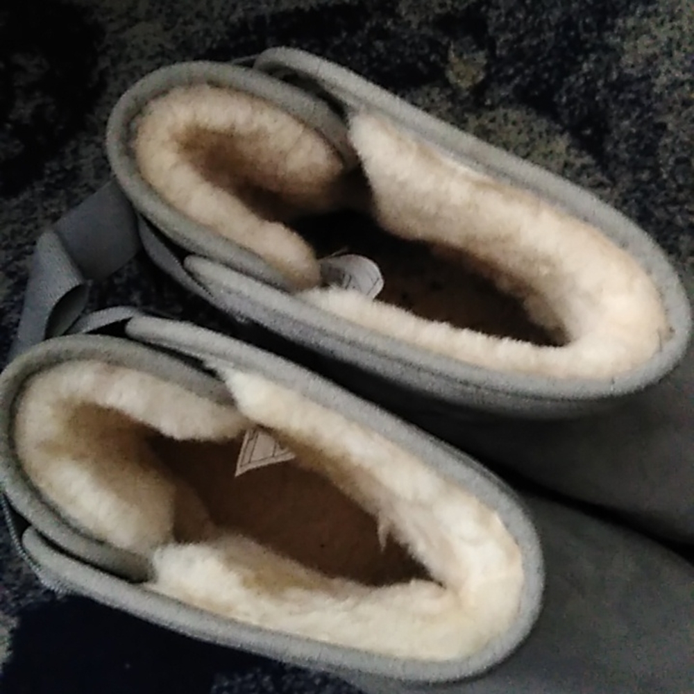 UGG dove gray suede, Sherpa lined boots. NWOT - Picture 2 of 4